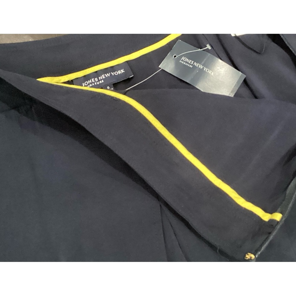 Jones New York Signature Size 6 Navy Skort with pockets NWT